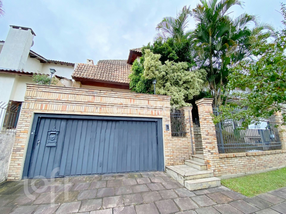 Casa à venda com 4 quartos, 400m² - Foto 1