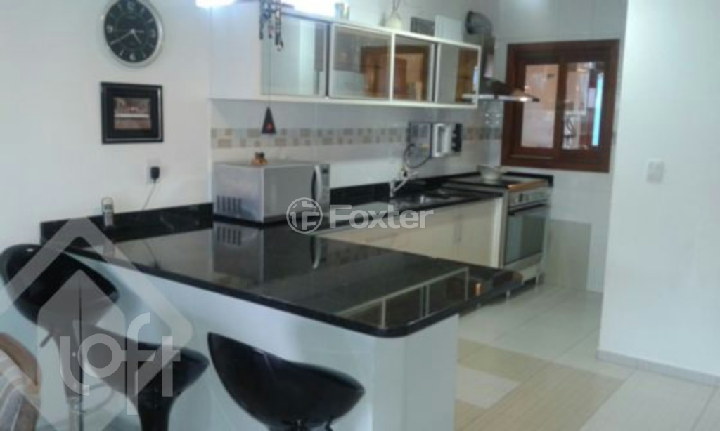 Casa de Condomínio à venda com 3 quartos, 236m² - Foto 4