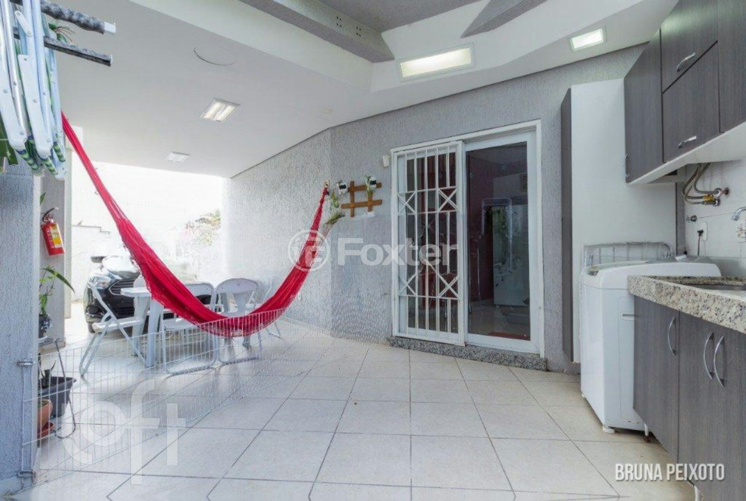 Casa à venda com 3 quartos, 95m² - Foto 1