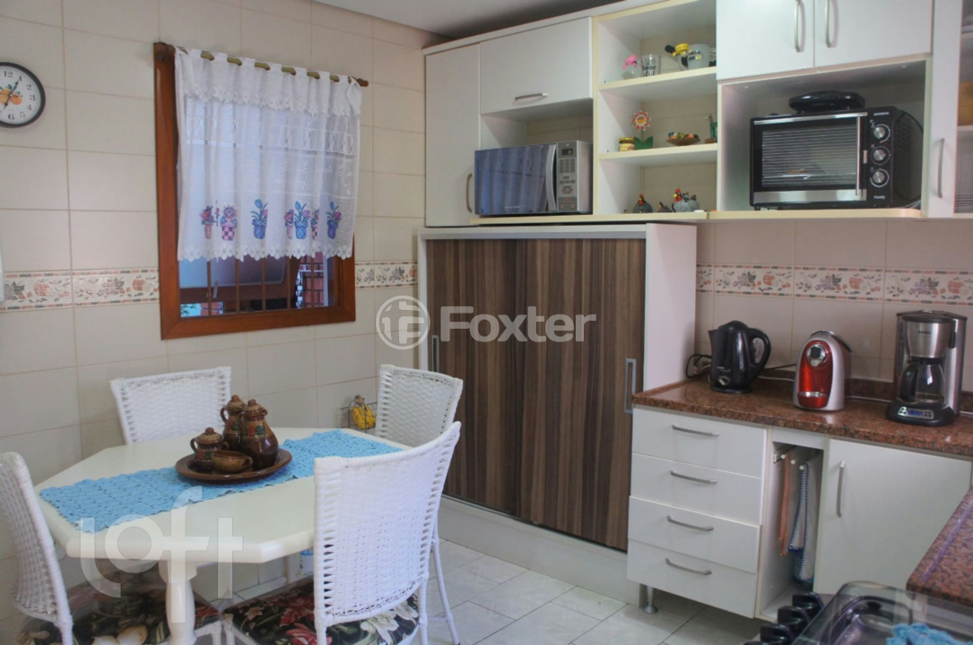 Casa à venda com 3 quartos, 205m² - Foto 4