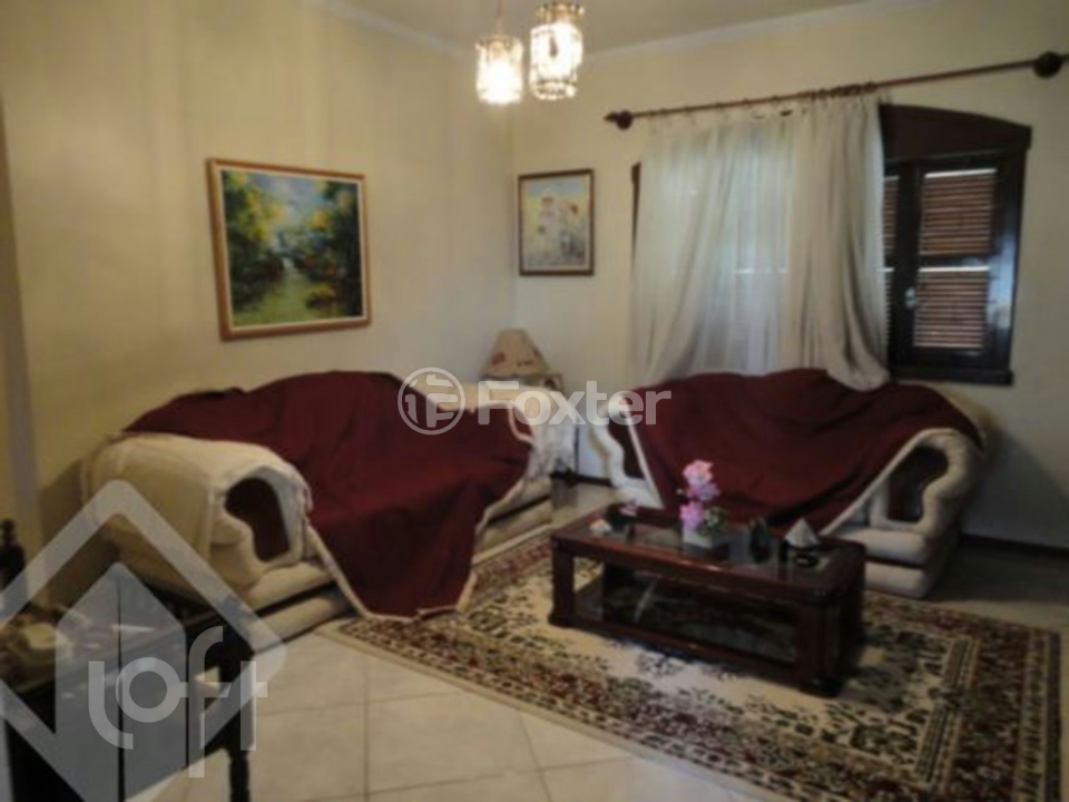 Casa à venda com 3 quartos, 206m² - Foto 1