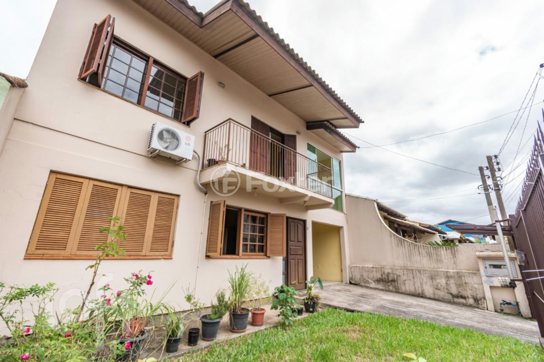 Casa à venda com 4 quartos, 199m² - Foto 2