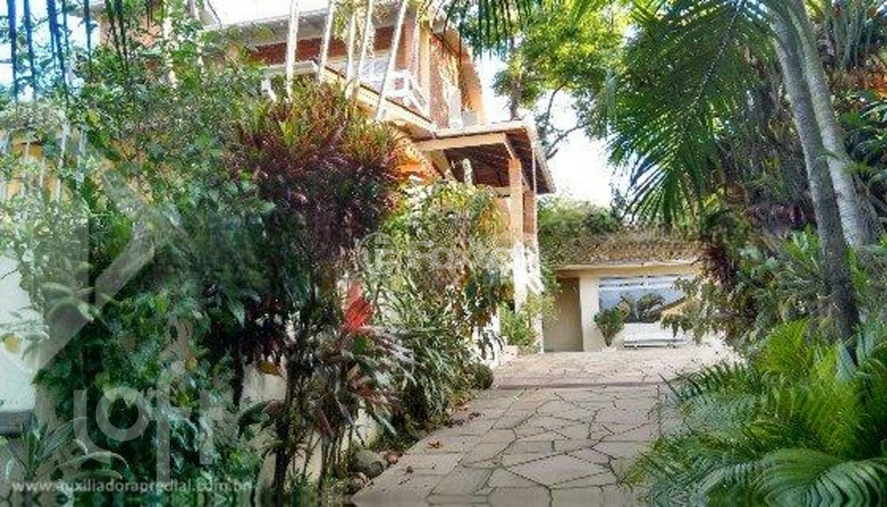 Casa à venda com 4 quartos, 360m² - Foto 1
