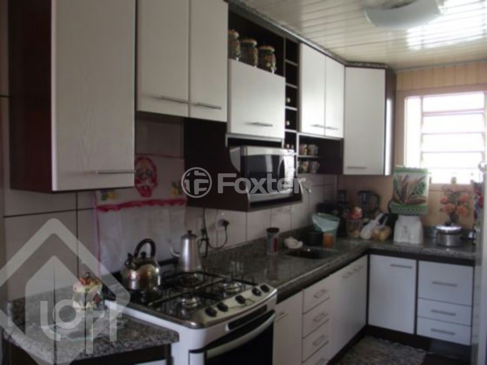 Casa à venda com 3 quartos, 67m² - Foto 1
