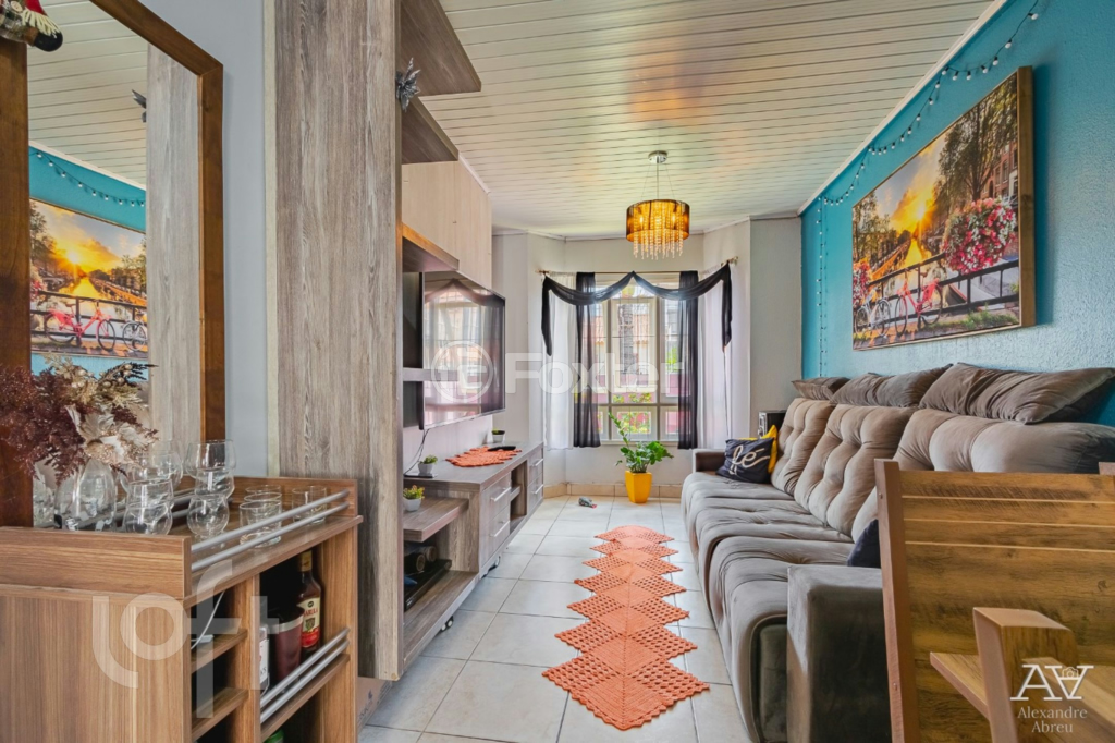 Casa à venda com 2 quartos, 57m² - Foto 1