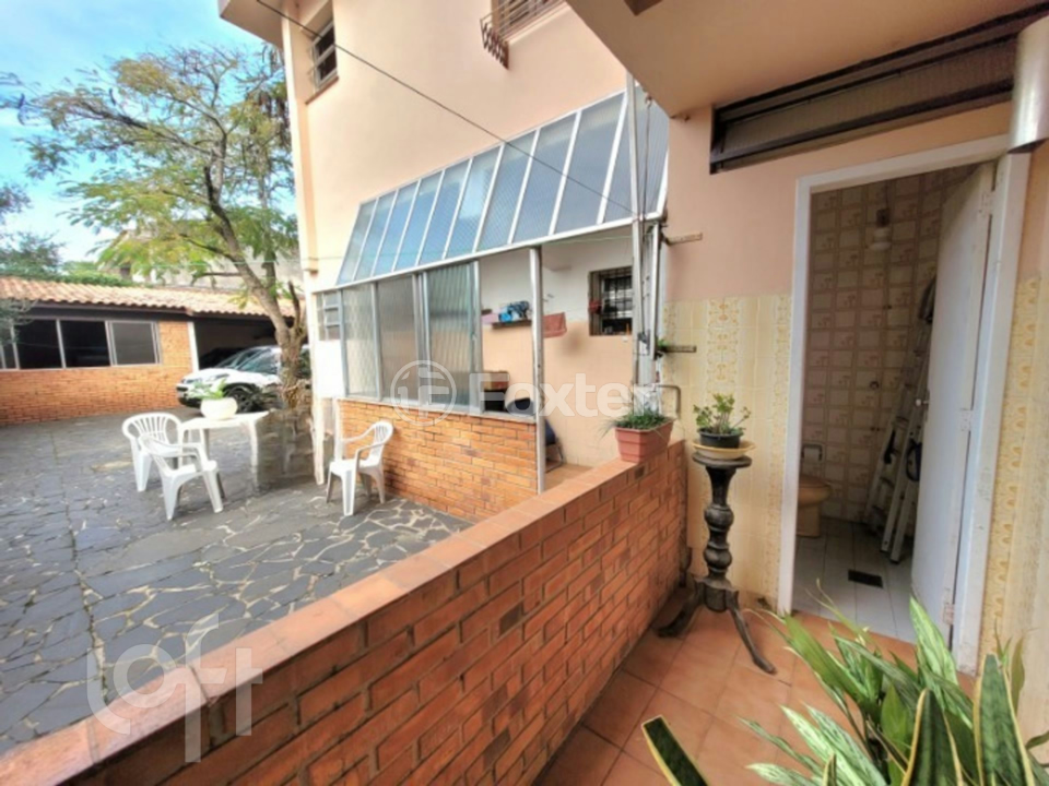 Casa à venda com 4 quartos, 268m² - Foto 2