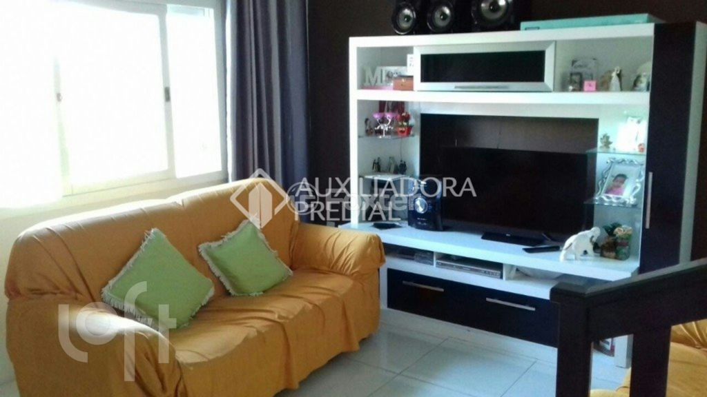 Casa à venda com 4 quartos, 240m² - Foto 2