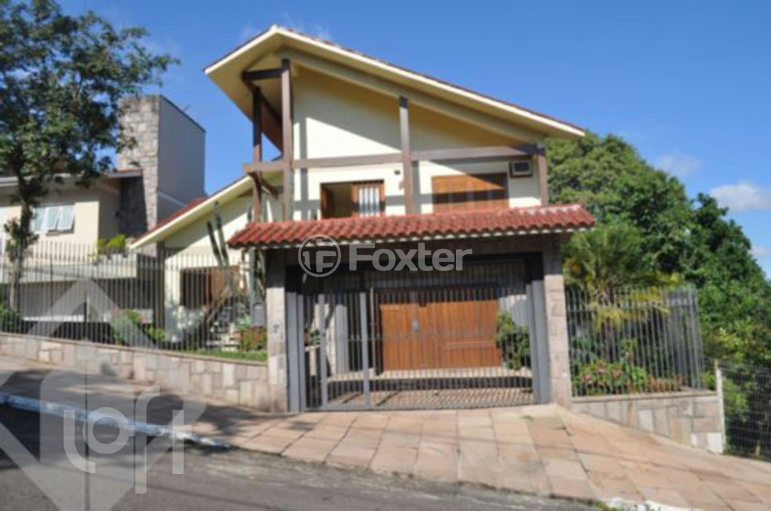 Casa à venda com 2 quartos, 186m² - Foto 1