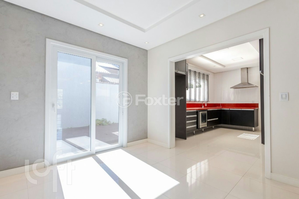 Casa à venda com 3 quartos, 218m² - Foto 6