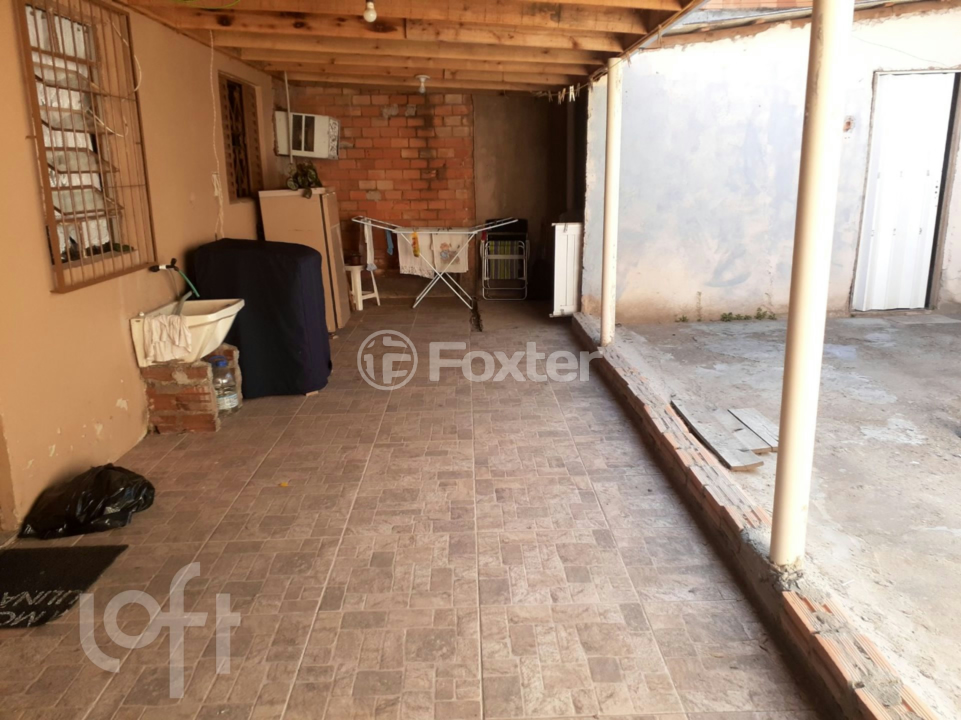 Casa à venda com 2 quartos, 60m² - Foto 4