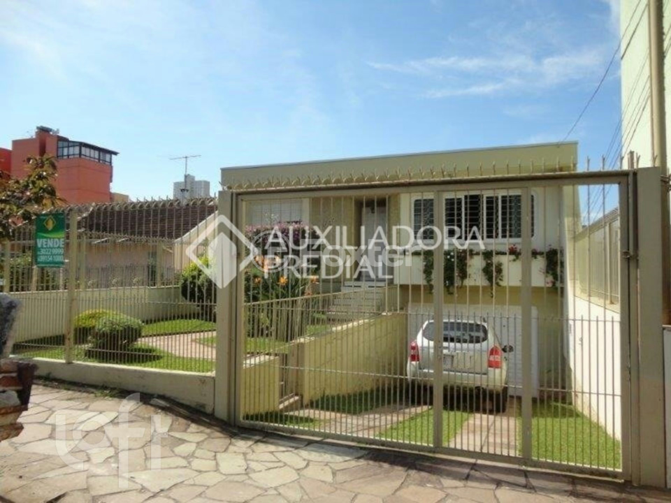 Casa à venda com 4 quartos, 420m² - Foto 1