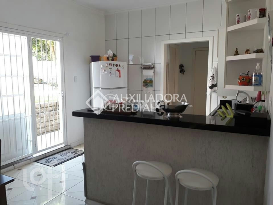 Casa à venda com 3 quartos, 220m² - Foto 4