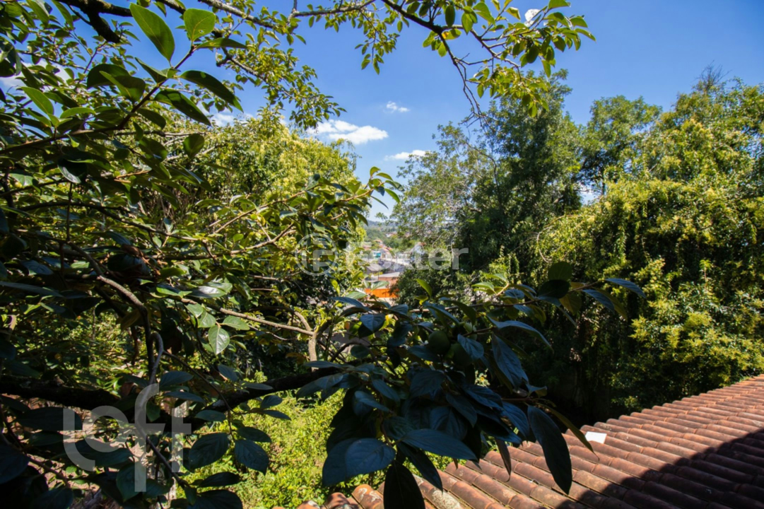 Casa à venda com 4 quartos, 220m² - Foto 27