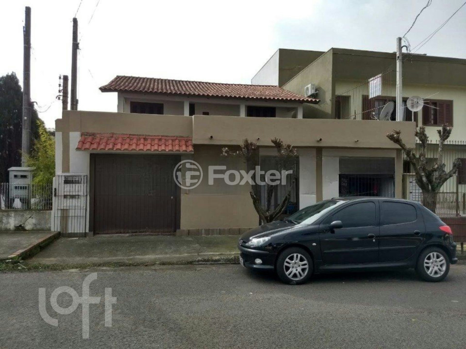 Casa à venda com 6 quartos, 286m² - Foto 1