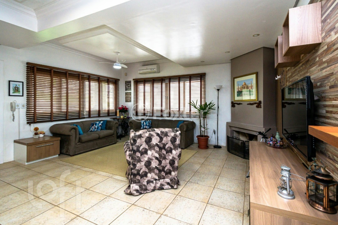 Casa de Condomínio à venda com 3 quartos, 300m² - Foto 3