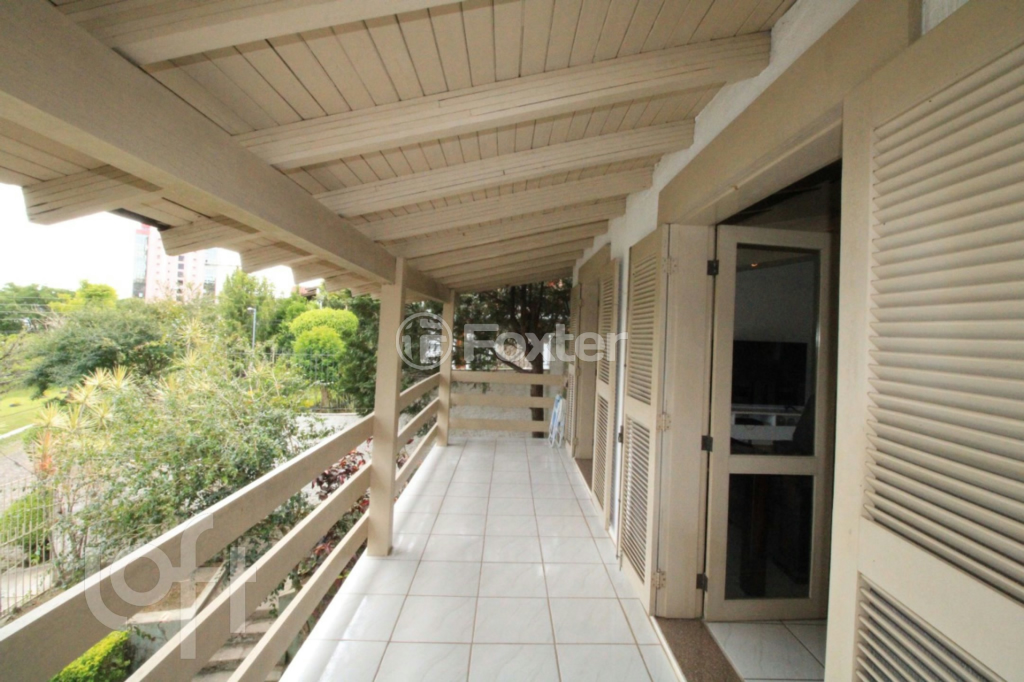 Casa à venda com 4 quartos, 264m² - Foto 14
