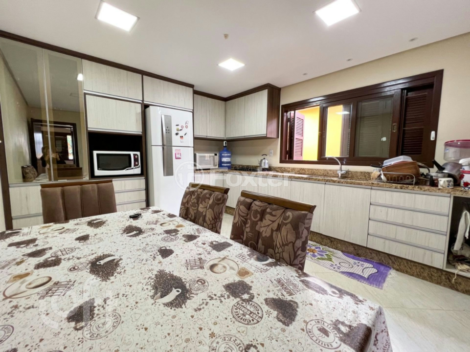 Casa à venda com 3 quartos, 200m² - Foto 7