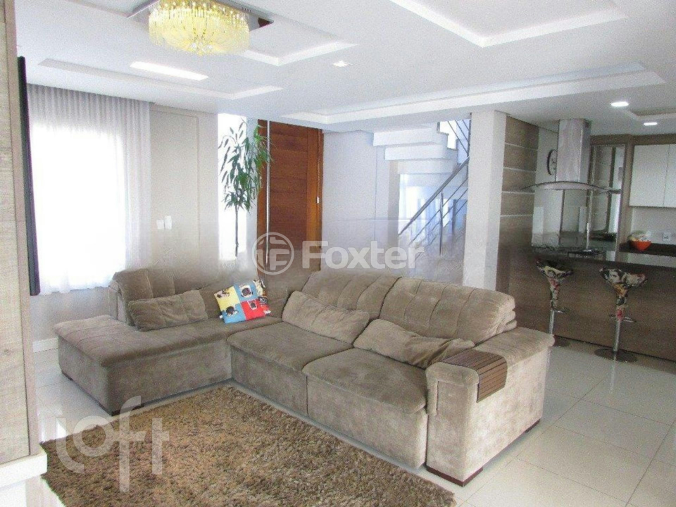 Casa à venda com 3 quartos, 300m² - Foto 1