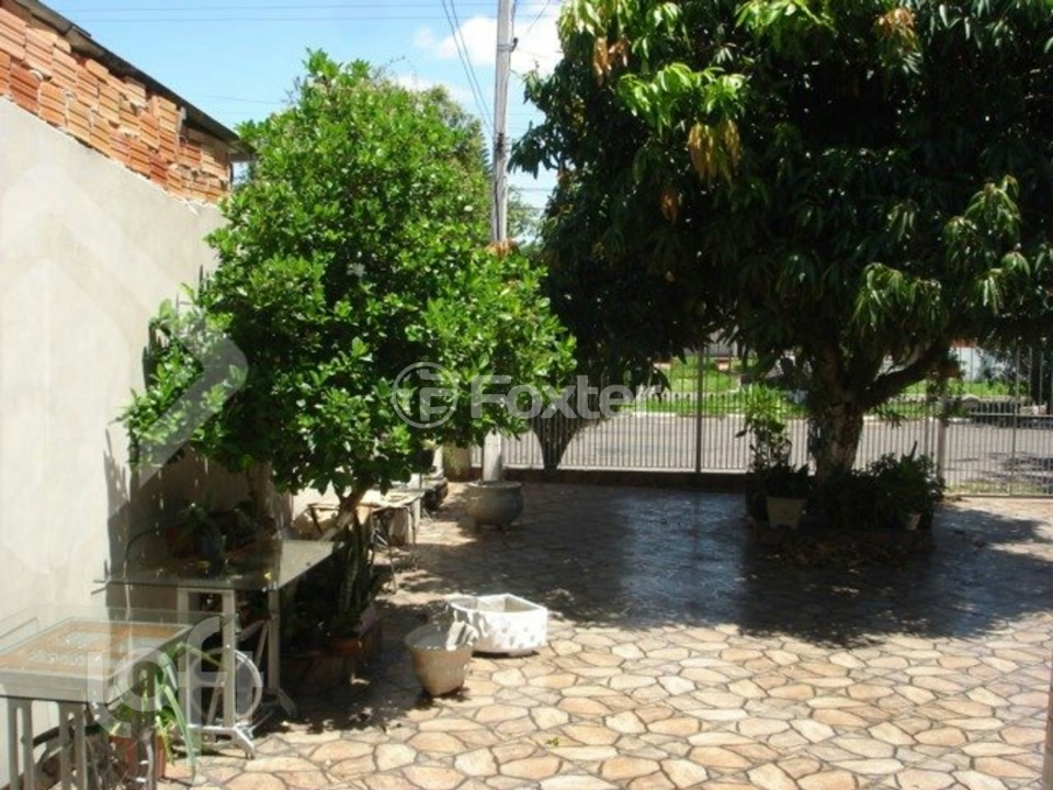 Casa à venda com 3 quartos, 120m² - Foto 2