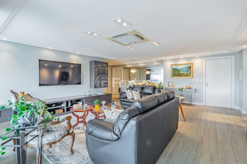 Apartamento à venda com 3 quartos, 156m² - Foto 3