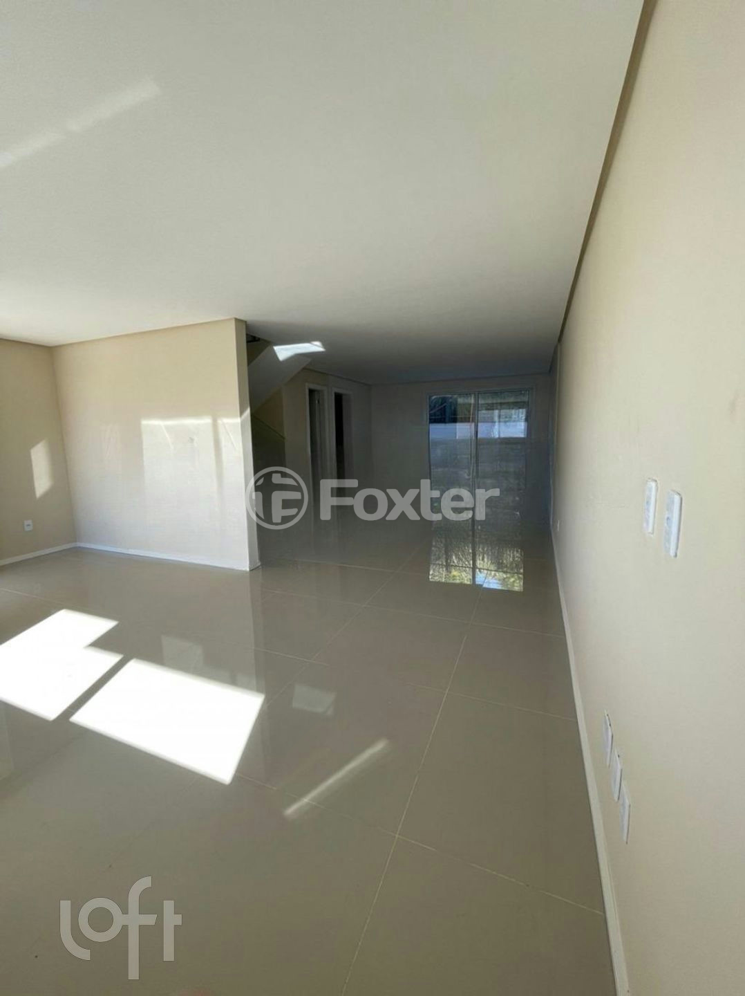 Casa à venda com 3 quartos, 179m² - Foto 1