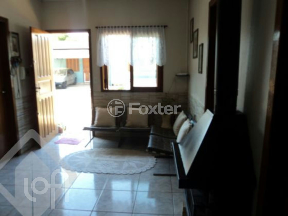 Casa à venda com 2 quartos, 48m² - Foto 4