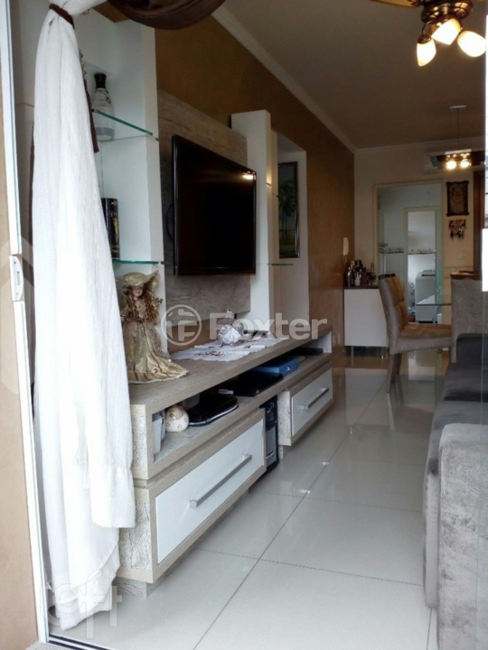 Apartamento à venda com 2 quartos, 61m² - Foto 1
