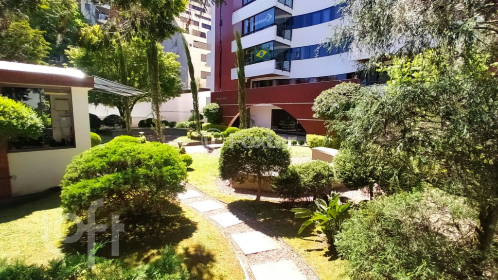 Apartamento à venda com 3 quartos, 195m² - Foto 3