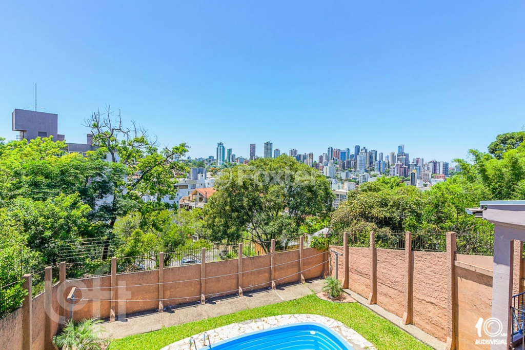 Casa à venda com 3 quartos, 378m² - Foto 3