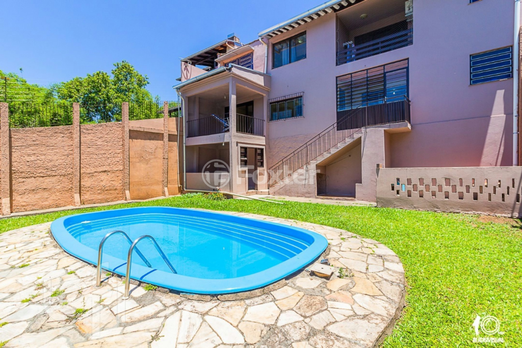 Casa à venda com 3 quartos, 378m² - Foto 1