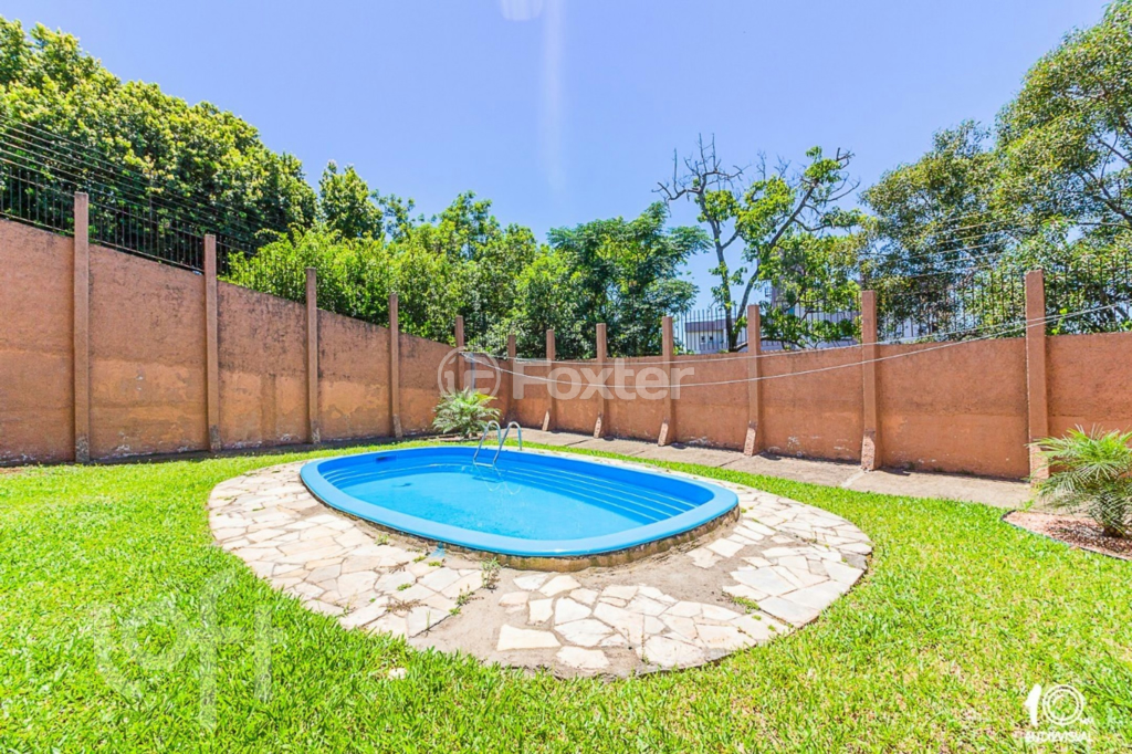 Casa à venda com 3 quartos, 378m² - Foto 2
