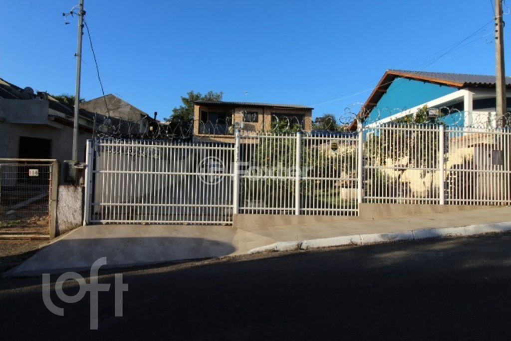 Casa à venda com 4 quartos, 242m² - Foto 2