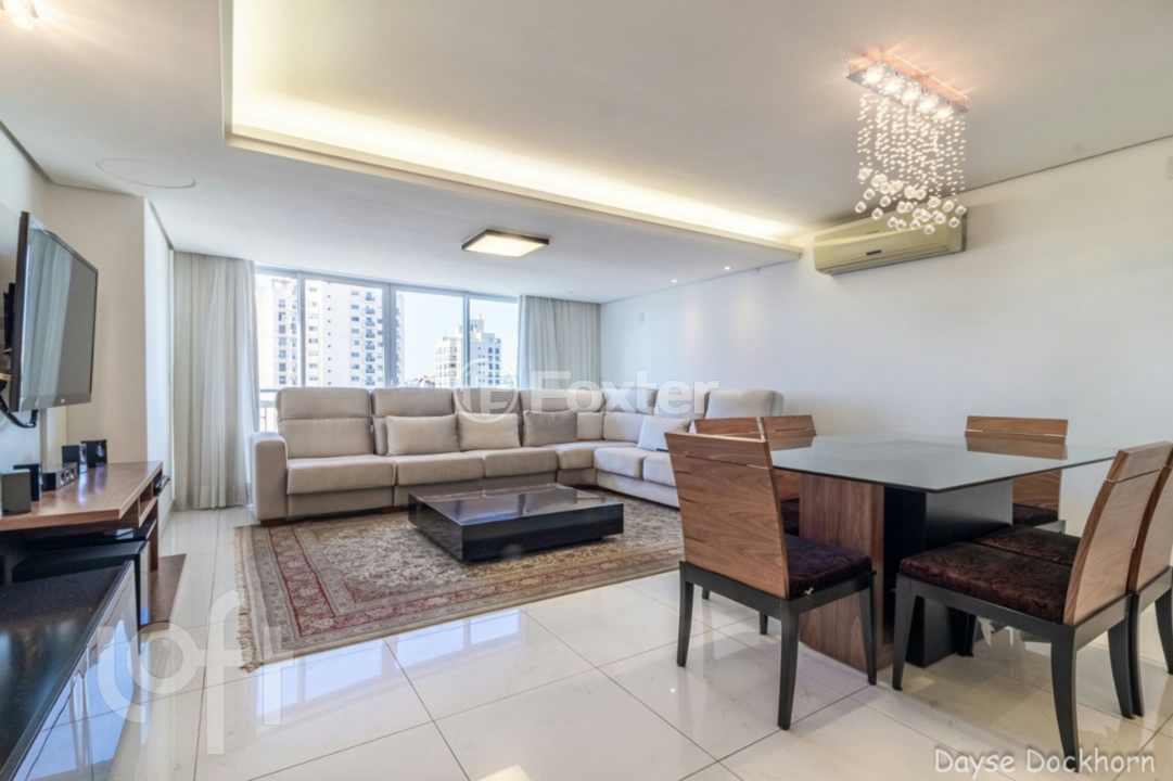 Apartamento à venda com 3 quartos, 144m² - Foto 1