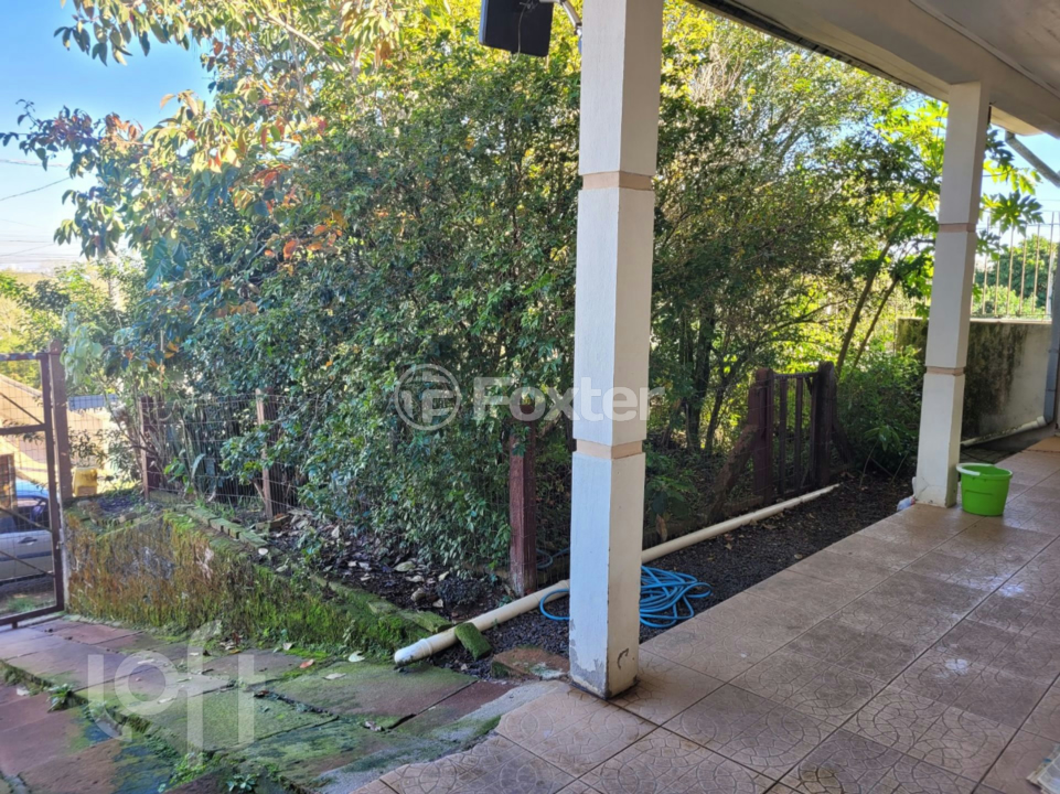 Casa à venda com 3 quartos, 198m² - Foto 2