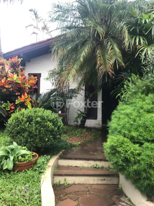 Casa à venda com 3 quartos, 437m² - Foto 1