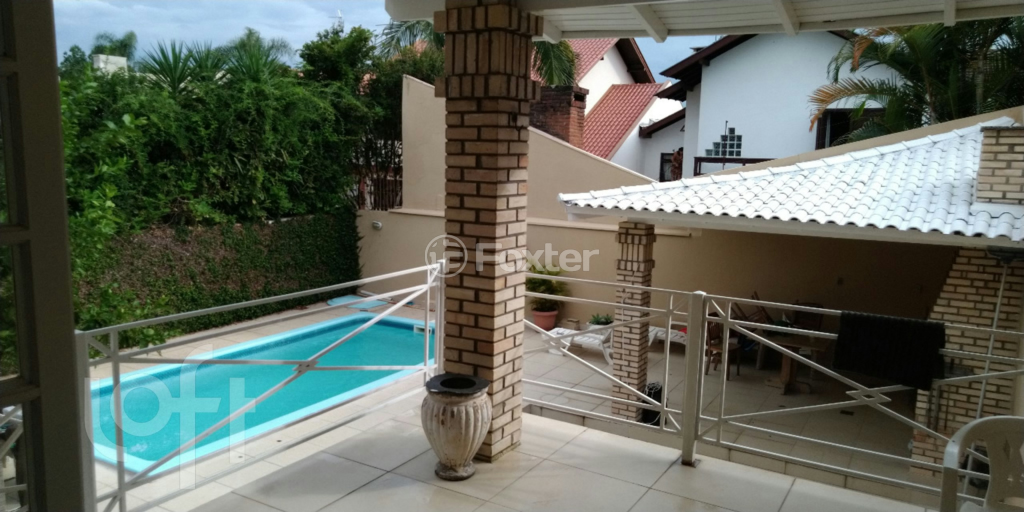 Casa à venda com 4 quartos, 292m² - Foto 2
