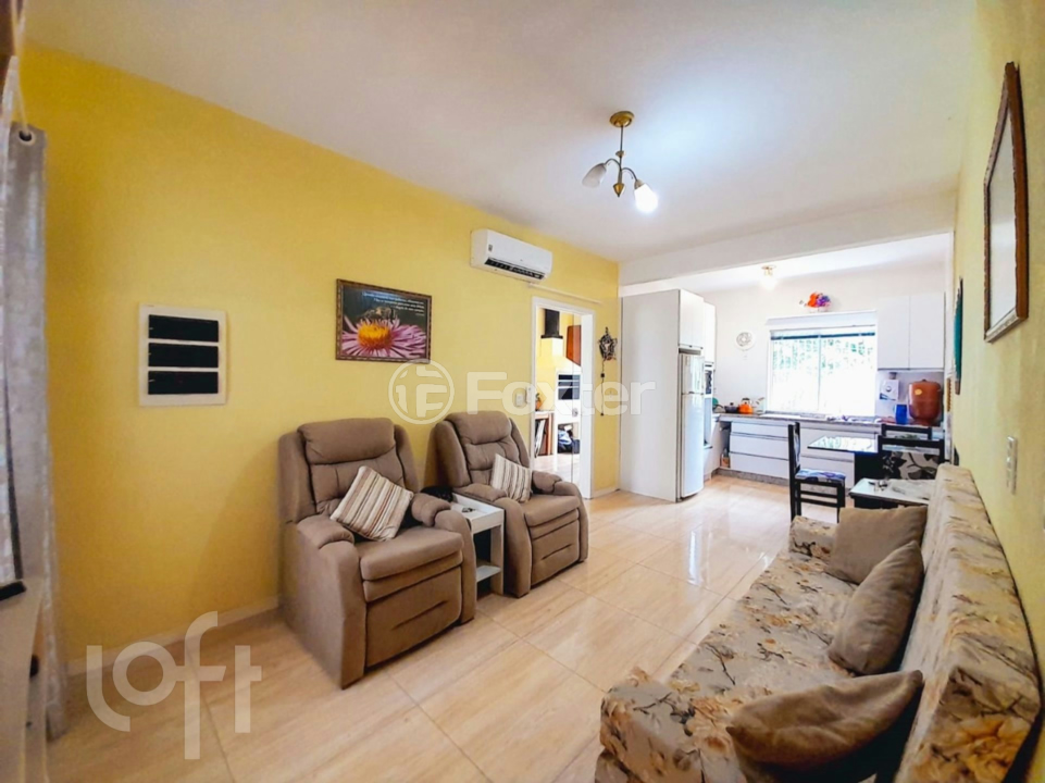 Casa à venda com 3 quartos, 98m² - Foto 2