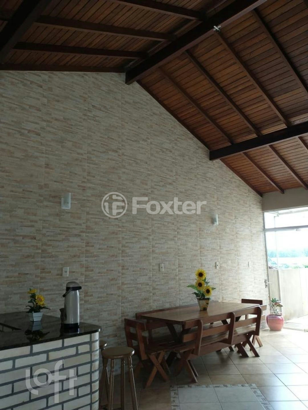 Casa à venda com 3 quartos, 330m² - Foto 1