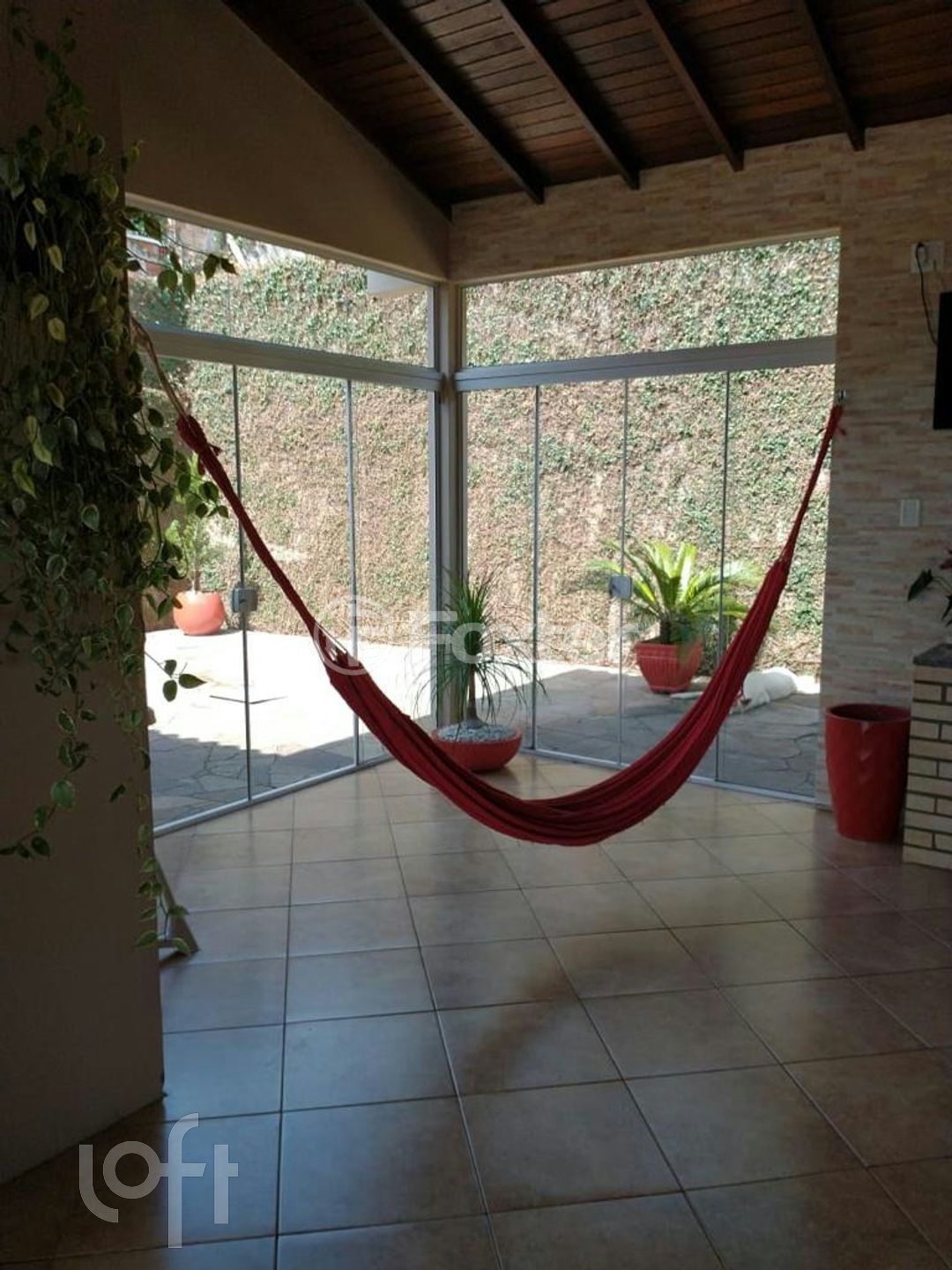 Casa à venda com 3 quartos, 330m² - Foto 2