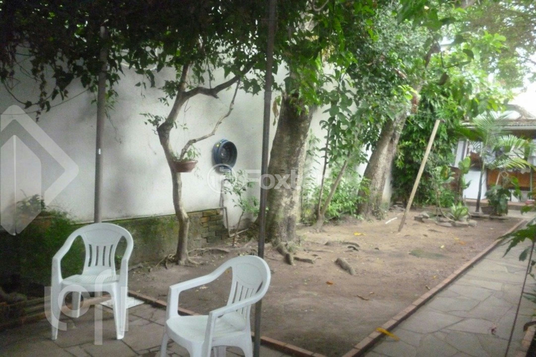 Casa à venda com 3 quartos, 271m² - Foto 10