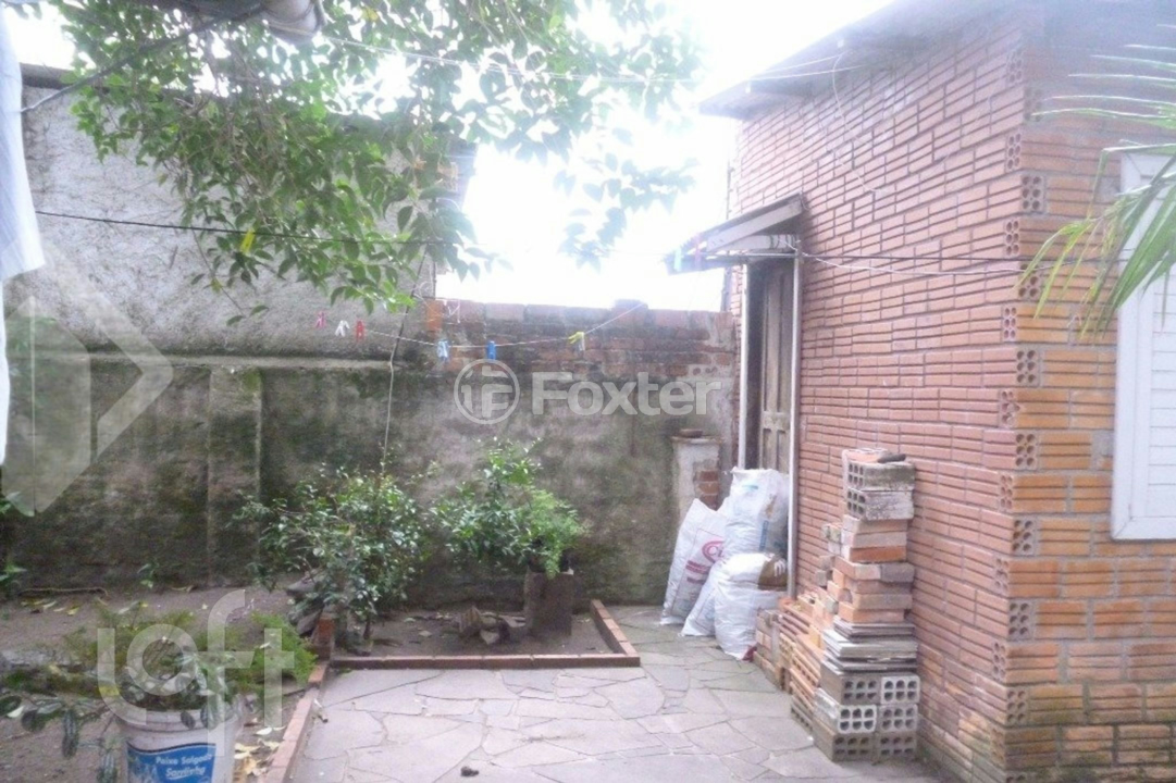 Casa à venda com 3 quartos, 271m² - Foto 9