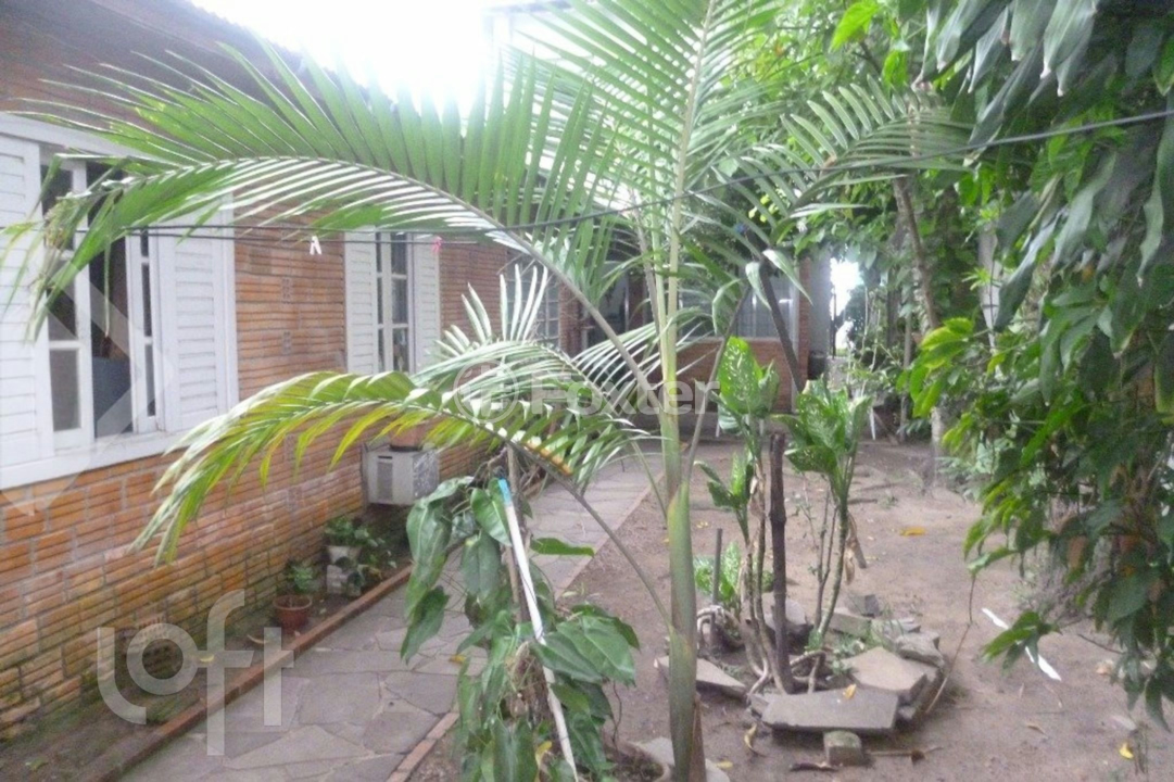 Casa à venda com 3 quartos, 271m² - Foto 1