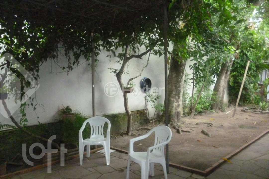 Casa à venda com 3 quartos, 271m² - Foto 4