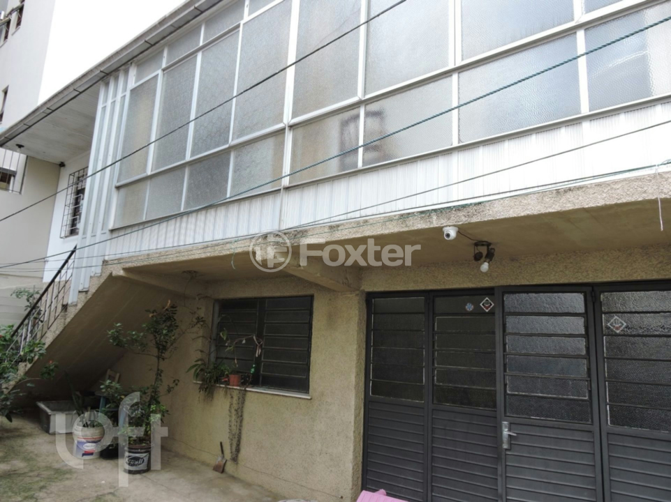 Casa à venda com 8 quartos, 376m² - Foto 4
