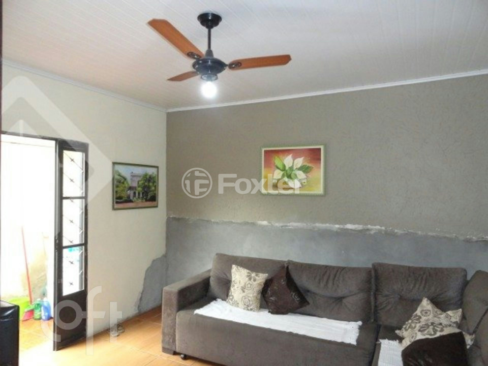 Casa à venda com 2 quartos, 79m² - Foto 1