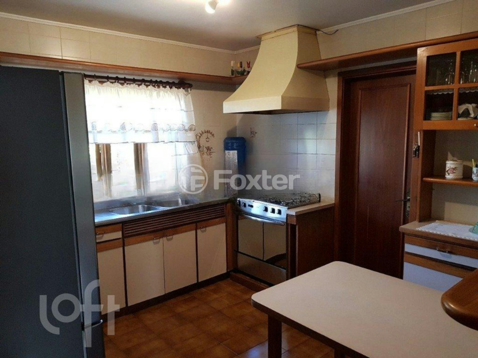 Casa à venda com 3 quartos, 262m² - Foto 4