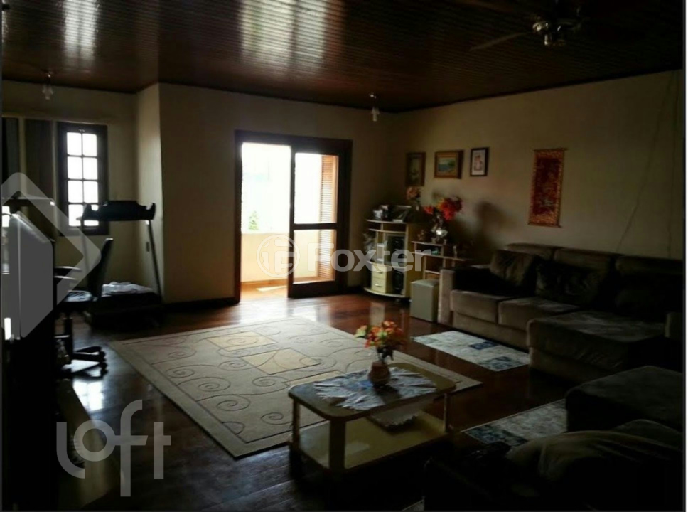 Casa à venda com 4 quartos, 270m² - Foto 1
