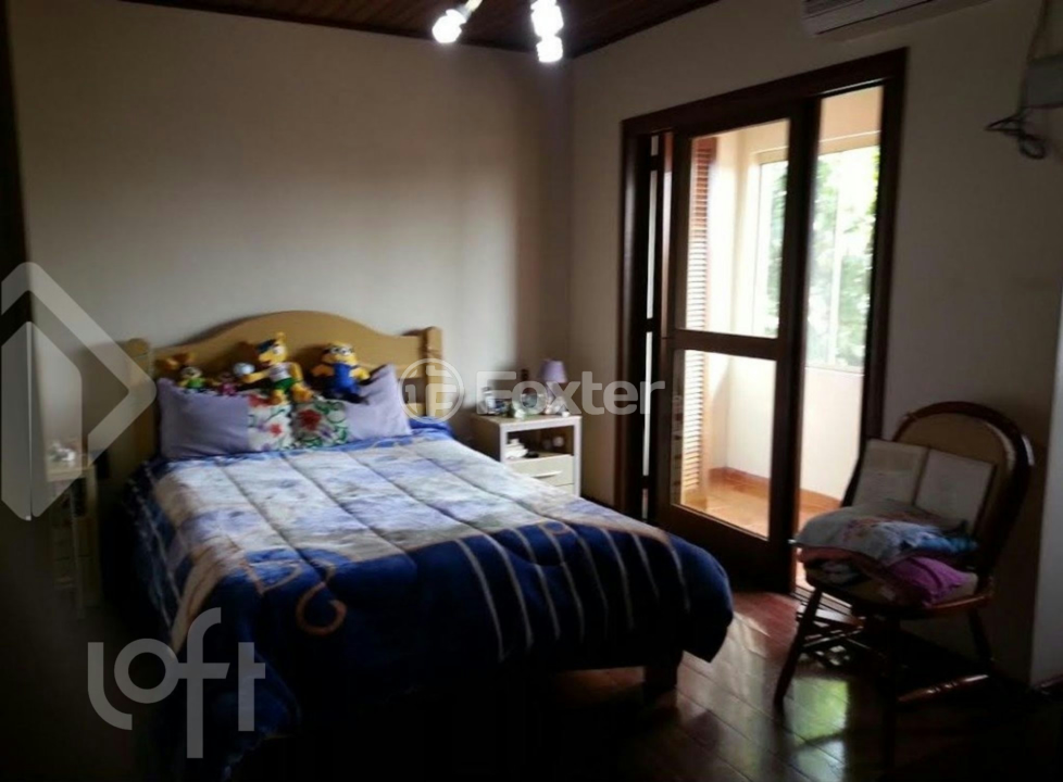 Casa à venda com 4 quartos, 270m² - Foto 4