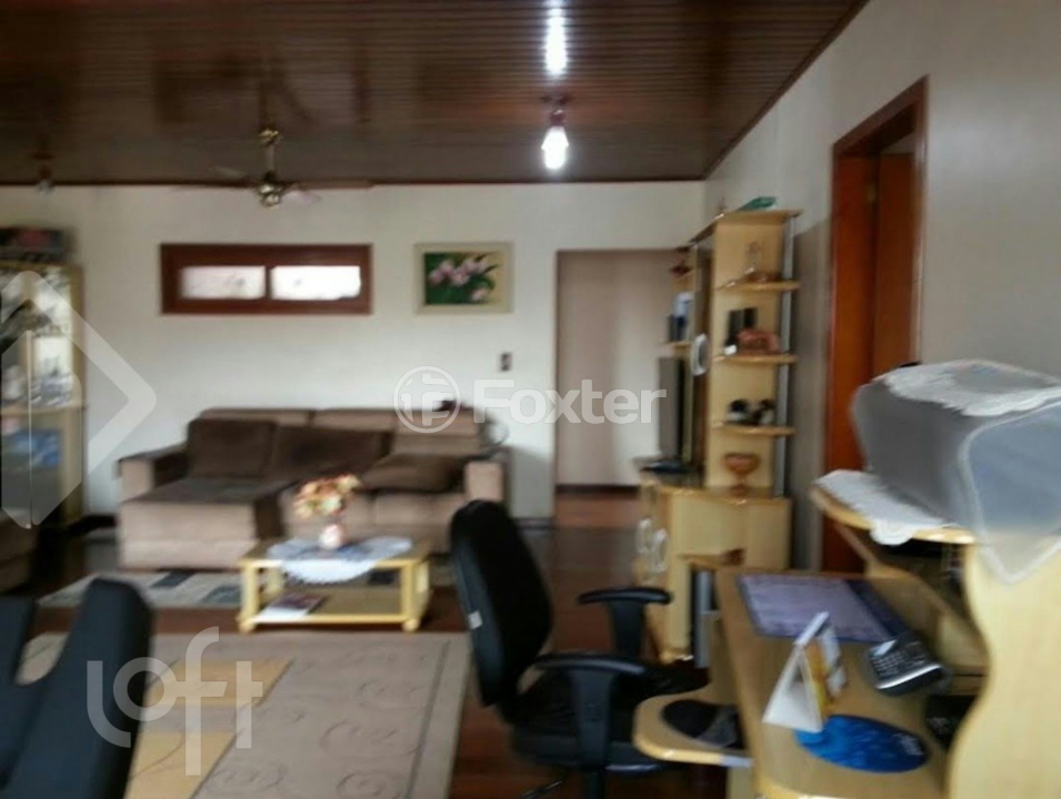 Casa à venda com 4 quartos, 270m² - Foto 2