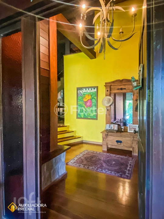Casa à venda com 7 quartos, 600m² - Foto 4